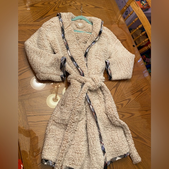Vera Bradley Other - Vera Bradley Cream Plush Robe with Patterned Trim